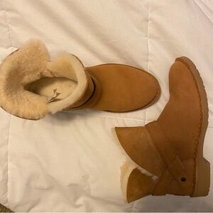 Ugg boots. Chestnut size 8